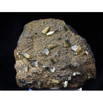 Гейландит, клинохлор, магнетит, м-ние Куржункуль, Сев. Казахстан, 27х52х20 мм.